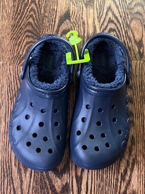 NWT Crocs Classic Clog with Fuzz Lined in Navy